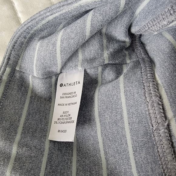 EUC! Athleta Salutation Leggings - XL - Picture 9 of 9